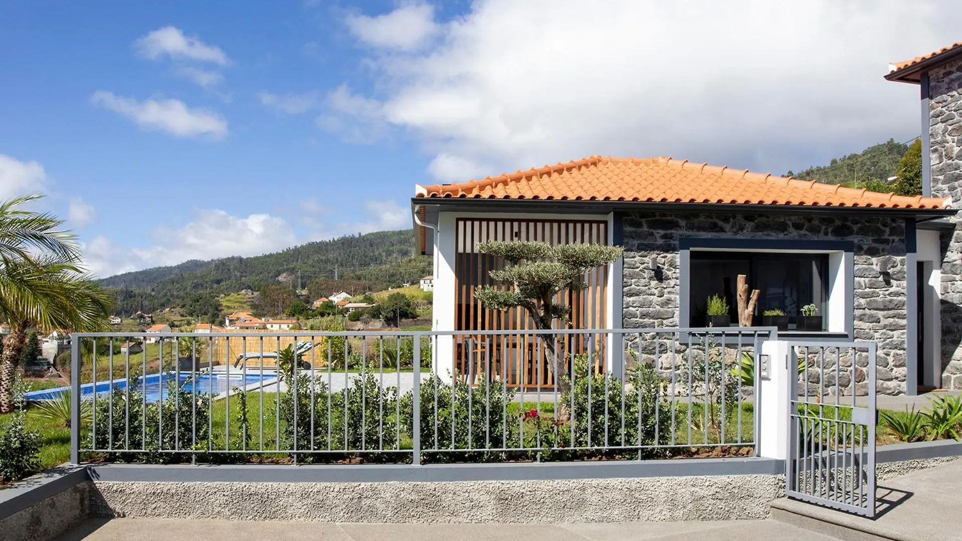 Vila Rouxinol Arco da Calheta  Villa